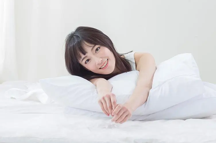 夹枕头是什么意思?怎么夹枕头舒服