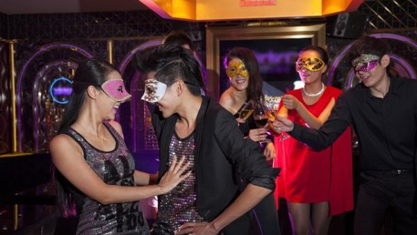 为什么去夜场要有熟人带呢？