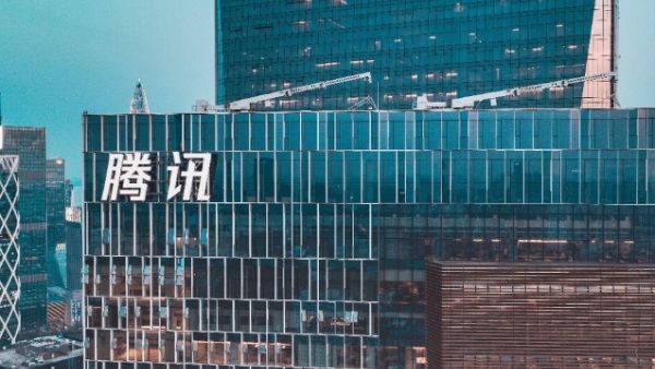 南山必胜客是什么梗