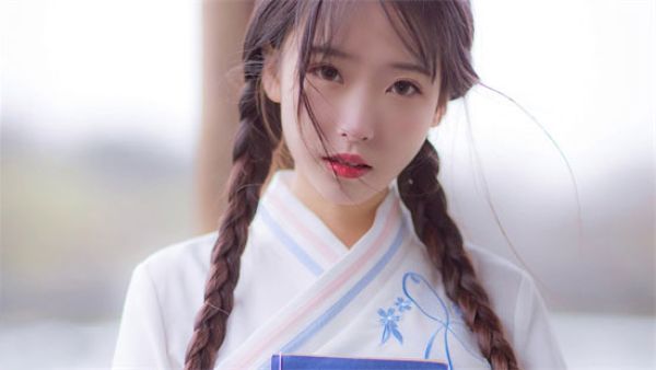 女生刚开始拒绝后来慢慢接受怎么回事