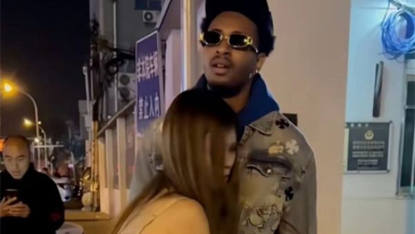 媚黑是什么意思