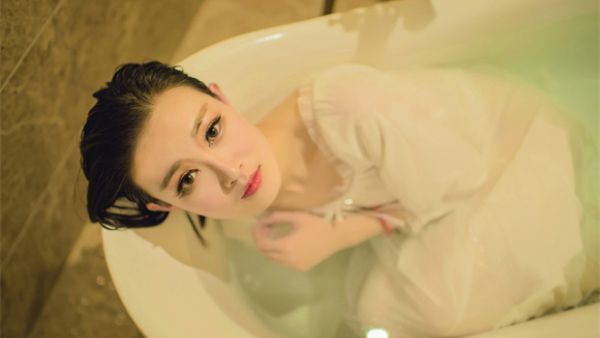 被男人嗦过奶头一下就变大了