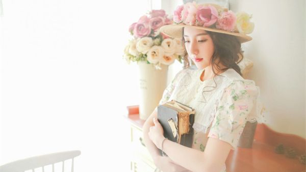 说女人是花瓶什么意思