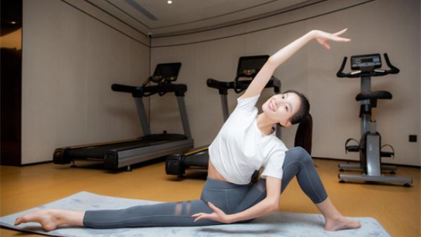 一字马的时候唇瓣是打开的吗