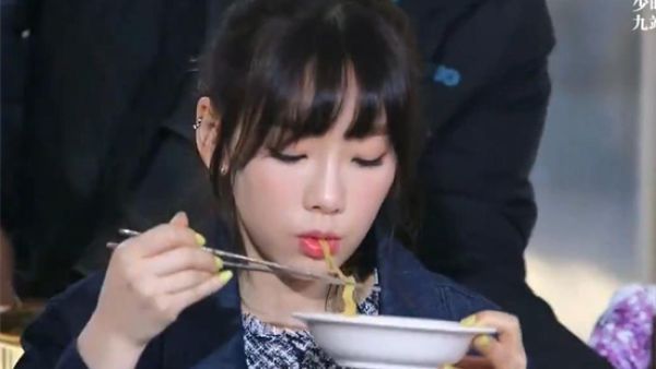 你饿不饿我下面给你吃是什么意思