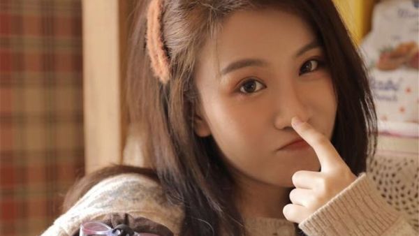 老婆当我的面和别的男人聊天怎么办