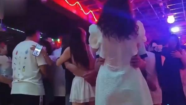 莎莎舞打站桩 打背枪是什么意思