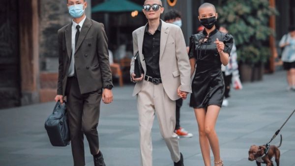 男子八叉是什么意思