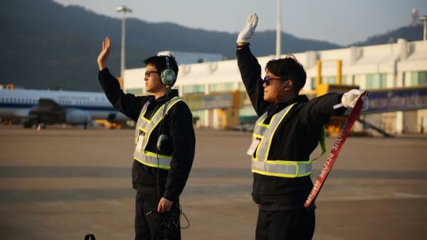 飞机拜拜员是什么职业