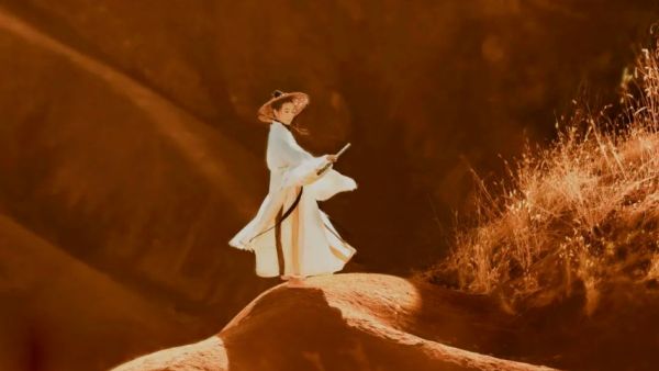 拔剑四顾心茫然是什么意思