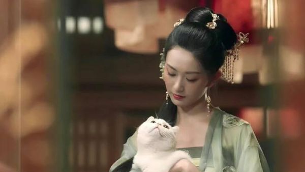 一处桃源千人品两片红唇万客来什么意思