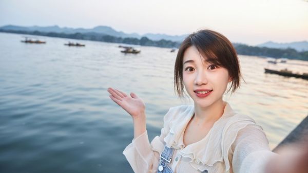 描写男欢女爱面红耳赤的句子