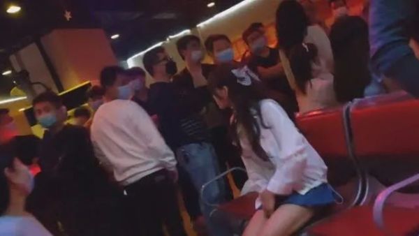 摸摸舞是什么意思