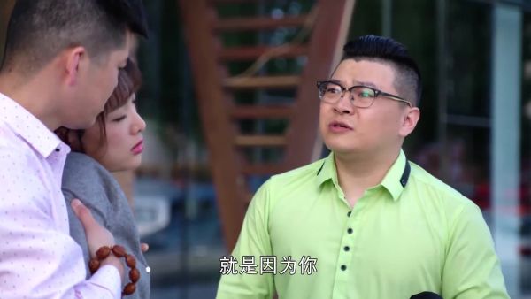 好兄弟当我面给我老婆夹菜正常吗