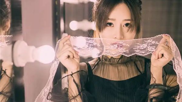 女生会把隐私透露给异性朋友看吗