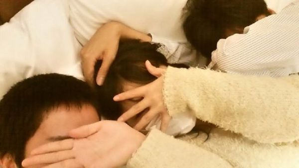 三个人玩我一个人是什么感觉