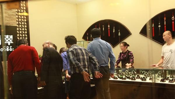 丽江旅游被导游带去买翡翠是骗局吗