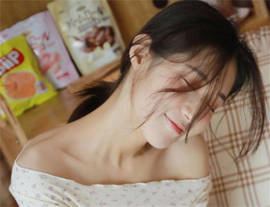 女生喜欢插嘴巴的原因是什么 - 第1张