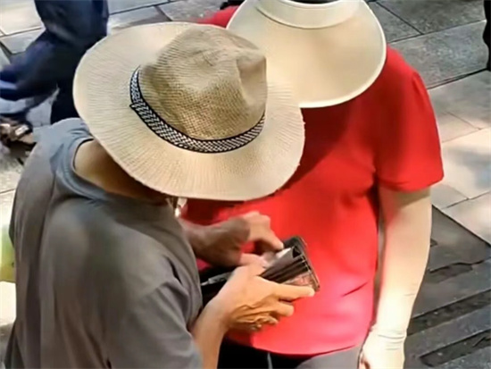 老头摸摸乐是什么意思 - 第2张