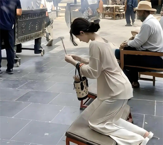 女人梦见去寺庙上香什么意思 - 第2张