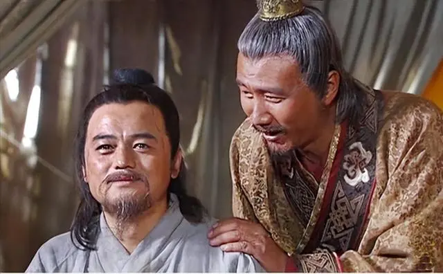 金杯共汝饮是什么意思