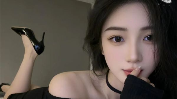 招蜂引蝶是什么意思