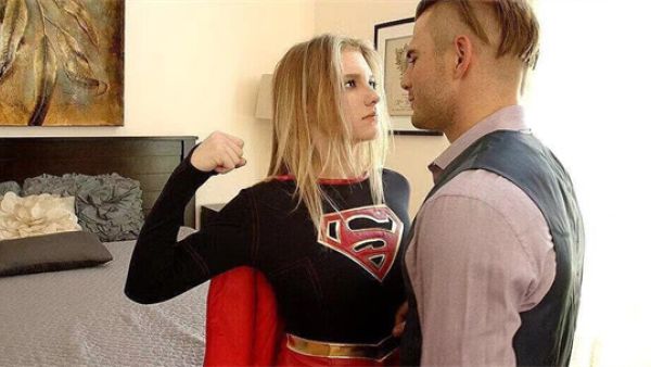 成人版女超人是什么意思