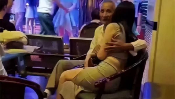 老头摸摸乐是什么意思